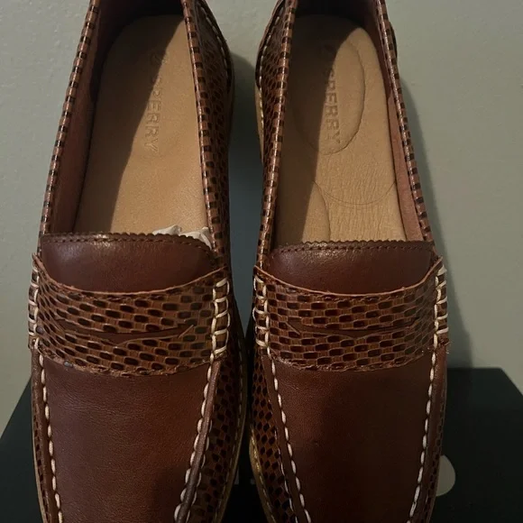 Sperry Textured Tan Loafers for Men - Picture 3 of 4